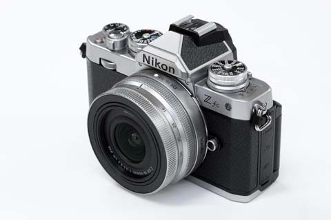 Nikon Z fc 16-50 VR SLレンズキット シルバー